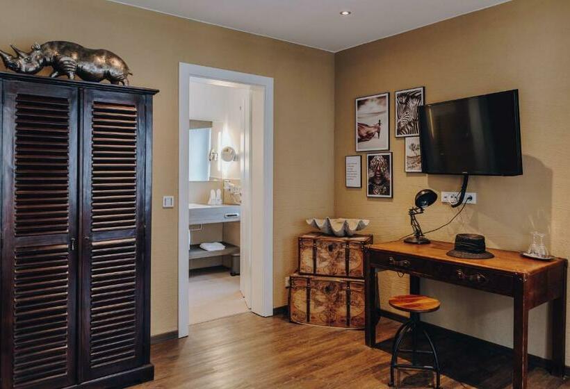 חדר סטנדרט, Little 7   Boutique