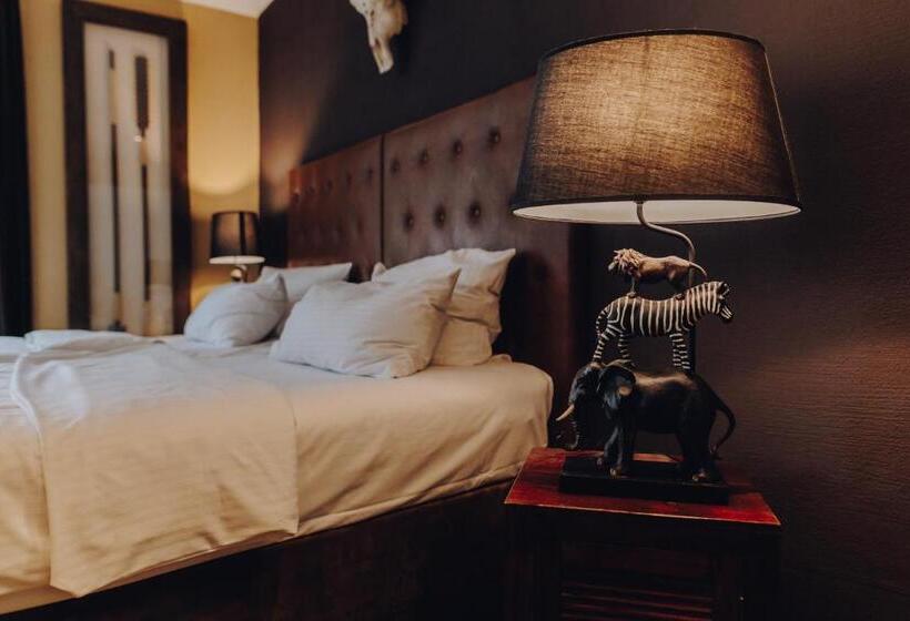 חדר סטנדרט, Little 7   Boutique