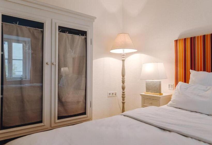 סוויטה, Little 7   Boutique