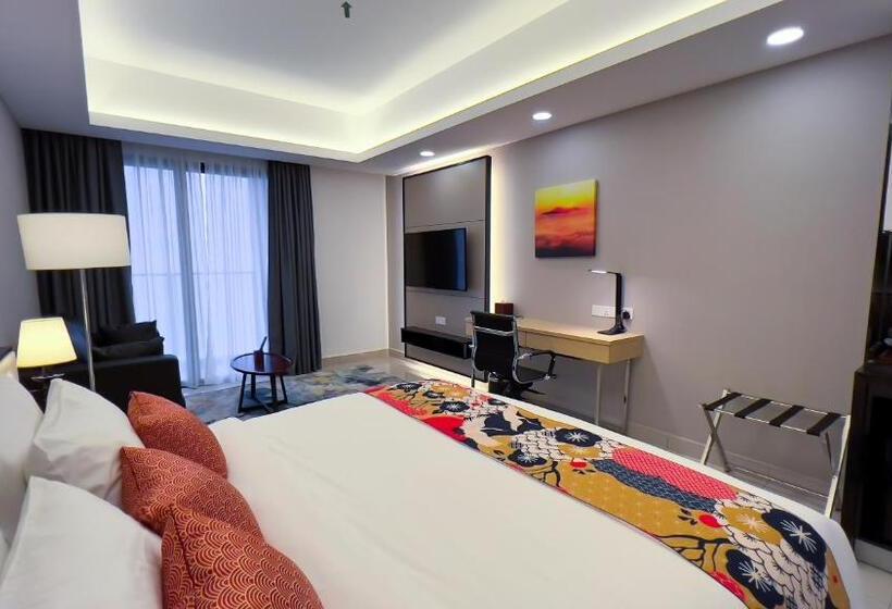 סטודיו סופריור, The Yanné, Onsen