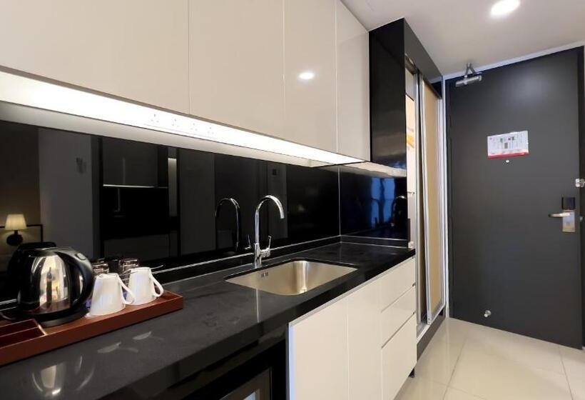 סטודיו סופריור, The Yanné, Onsen