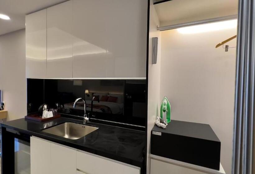 סטודיו סופריור, The Yanné, Onsen