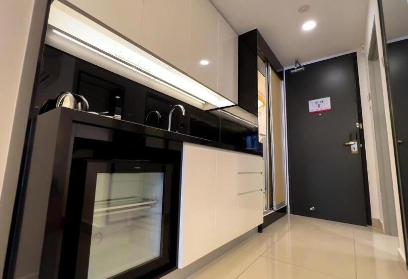 סטודיו סופריור, The Yanné, Onsen