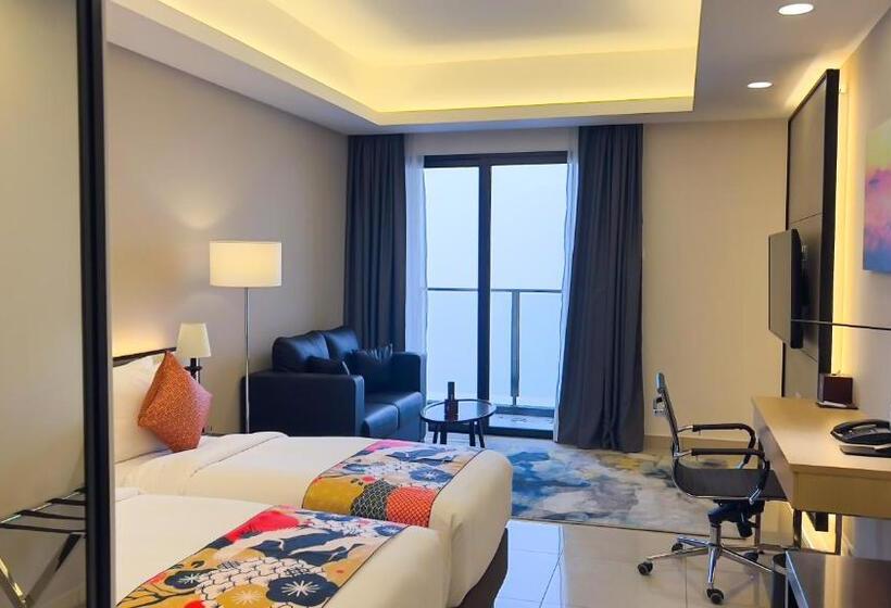 סטודיו דלוקס, The Yanné, Onsen