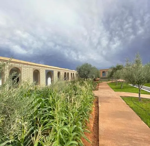 اتاق استاندارد با چشمانداز باغ, Ighiz Inn Resort