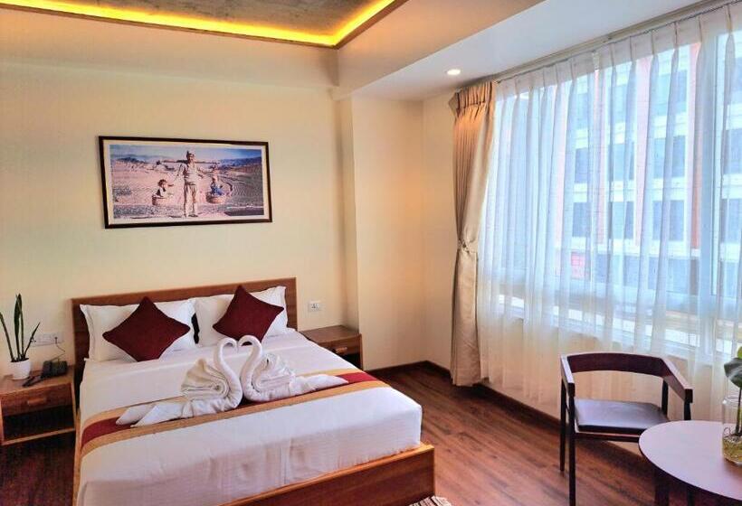 اتاق لوکس, Rodeos Inn