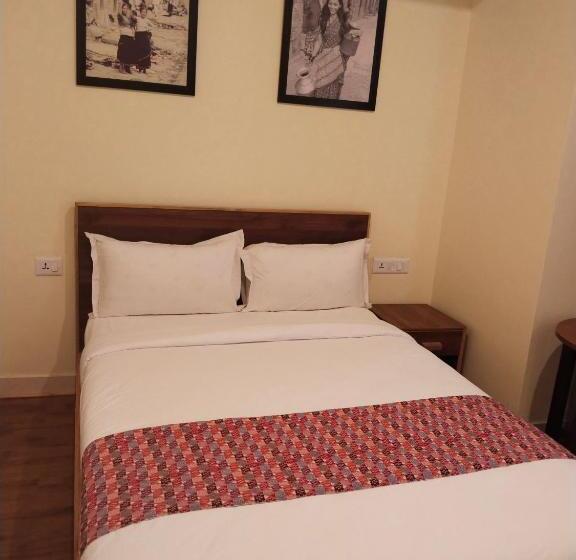 اتاق لوکس یک تخته, Rodeos Inn