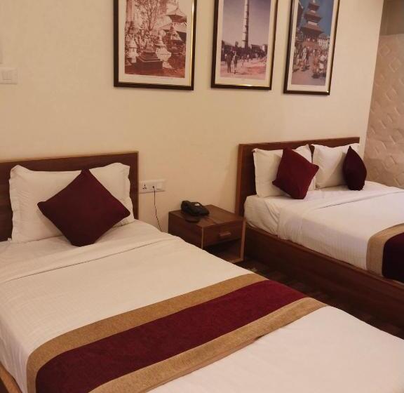 اتاق لوکس خانوادگی, Rodeos Inn