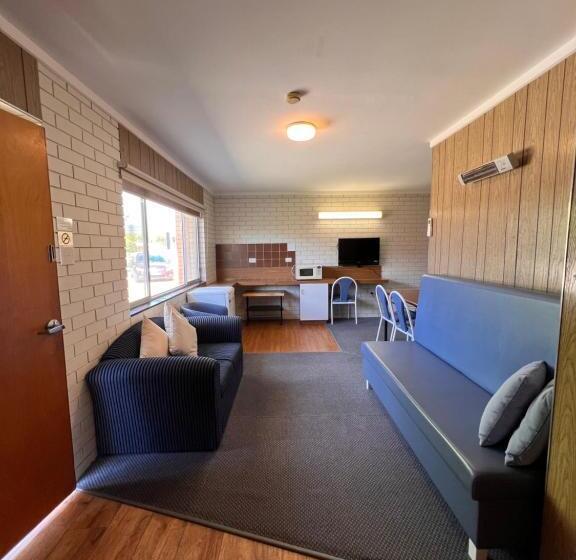 수피리어 패밀리 룸, Sturt Motel Balranald