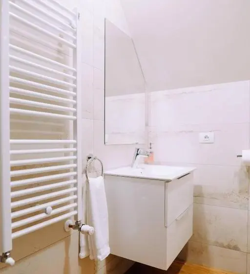 スタンダードルーム, Casa Cheile Dâmbovicioarei   Cabana 1