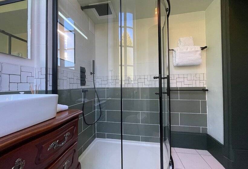 غرفة قياسية, Château De Bruges