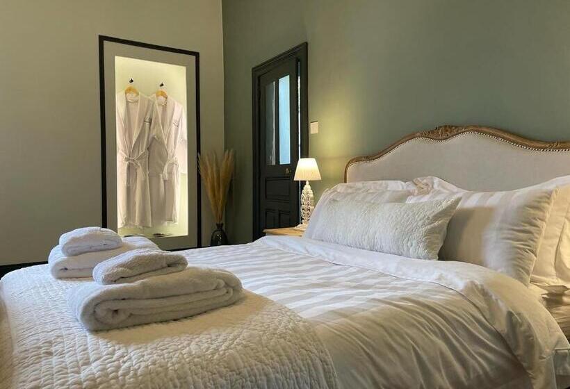 Номер Стандарт, Château De Bruges