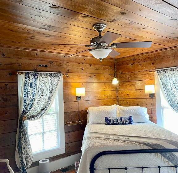 스위트, Pennoli Bed And Breakfast