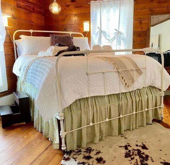 스위트, Pennoli Bed And Breakfast