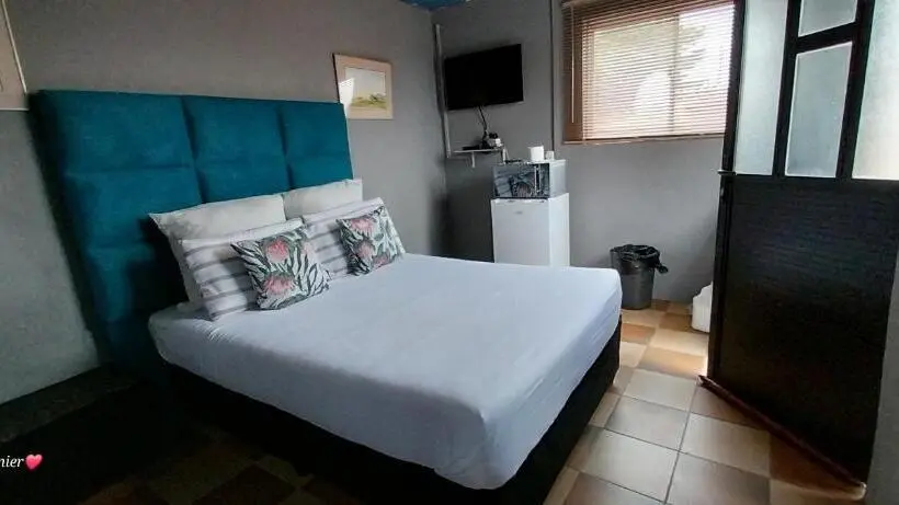 プールビュースタンダードルーム, Rato Thato Guest House