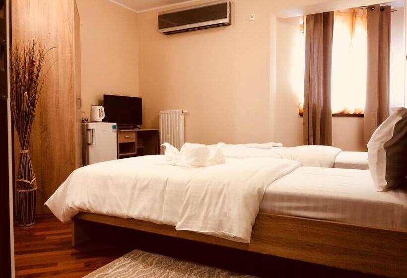 اتاق استاندارد با سرویس بهداشتی مشترک, Monte Carlo Palace Rooms