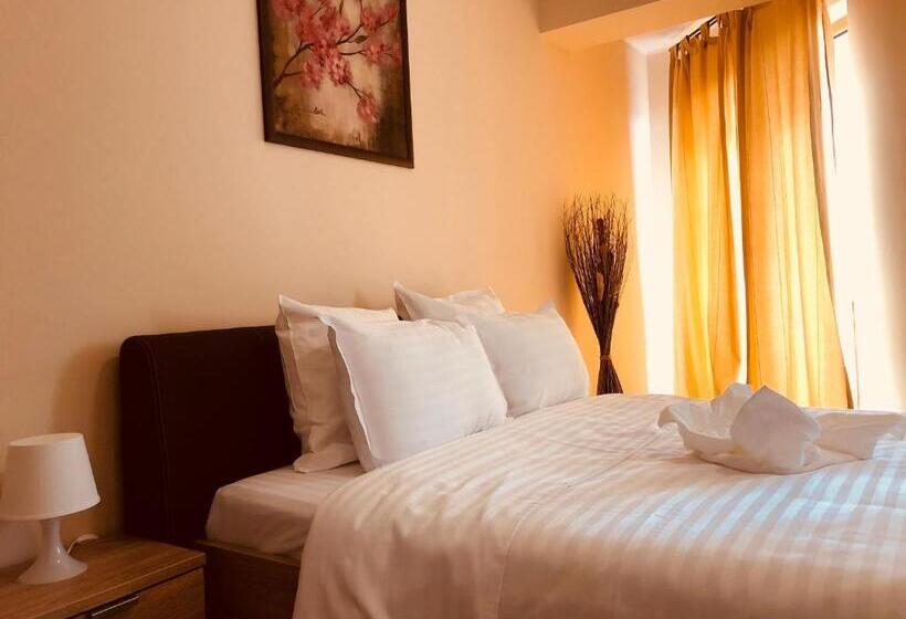 اتاق استاندارد با سرویس بهداشتی مشترک, Monte Carlo Palace Rooms