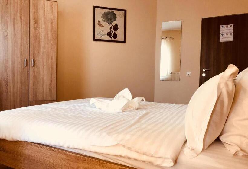 اتاق استاندارد با سرویس بهداشتی مشترک, Monte Carlo Palace Rooms