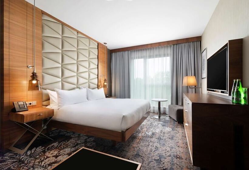 キングサイズベッドのスイートルーム, Doubletree By Hilton Krakow Hotel & Convention Center