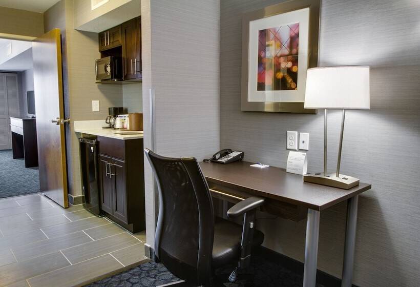 جناح, Holiday Inn Express Sidney, An Ihg