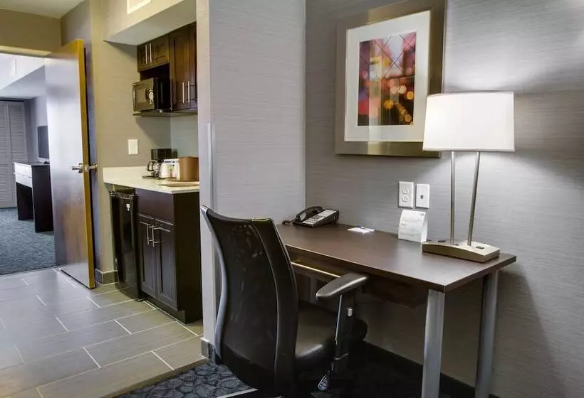 スイート, Holiday Inn Express Sidney, An Ihg