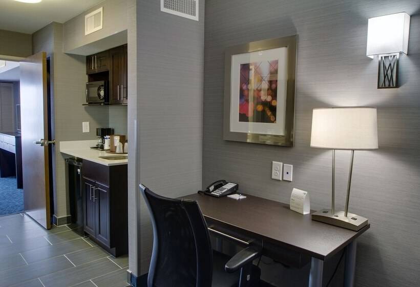 جناح, Holiday Inn Express Sidney, An Ihg