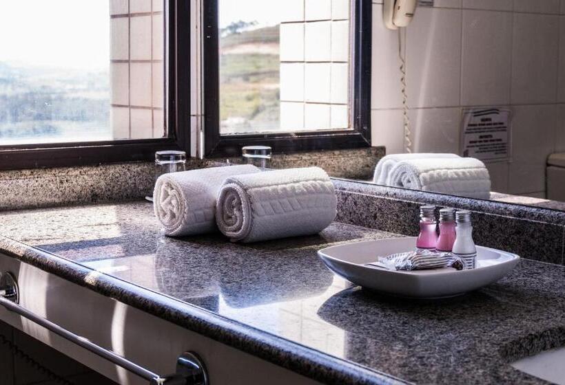 غرفة قياسية, Marques Plaza