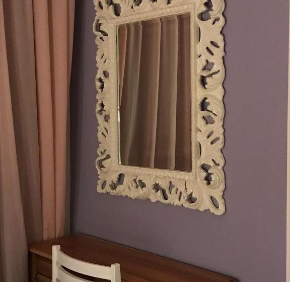 חדר סטנדרט נוף לים עם מרפסת, B&b Negresco