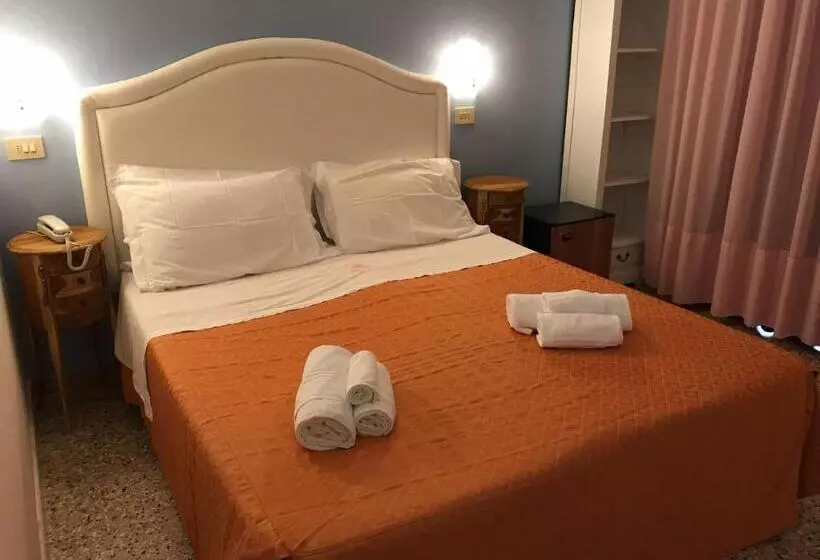 Standard Triple Room Sea View
