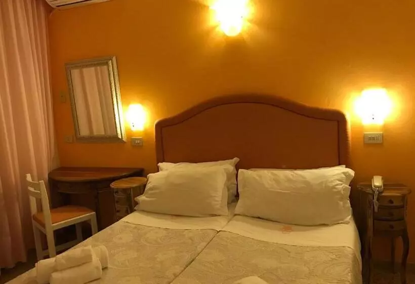 Economy Triple Room
