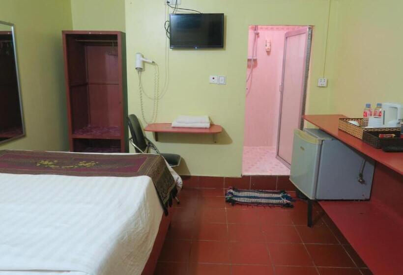 اتاق اکونومی, River Dolphin