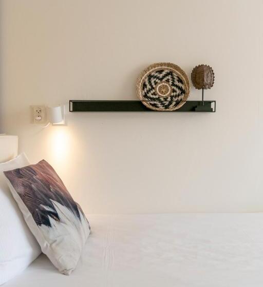 חדר יחיד בסיסי, Royal