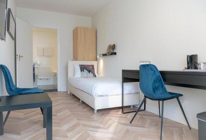 חדר יחיד בסיסי, Royal