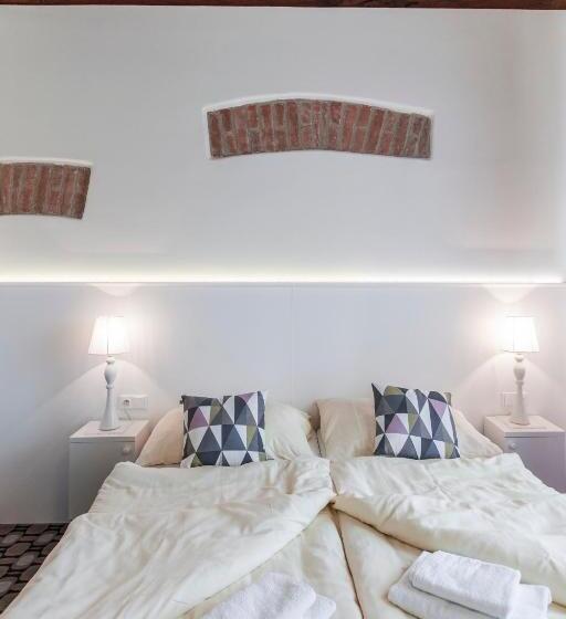 带观景的标准间, Salety