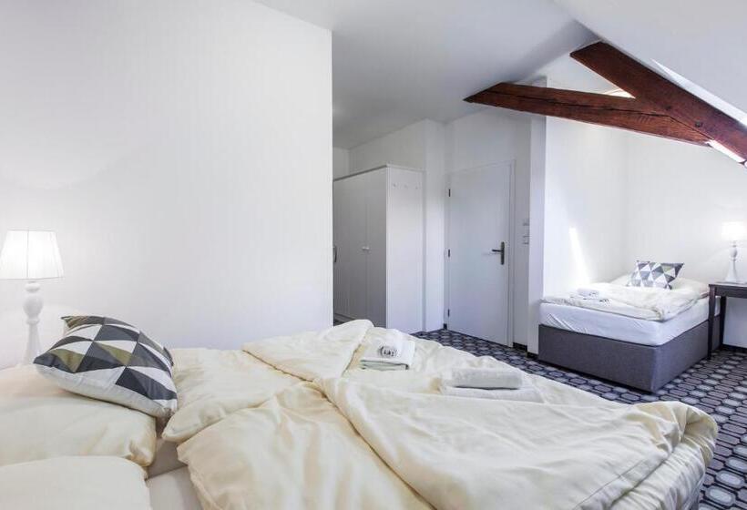 Family Suite, Salety