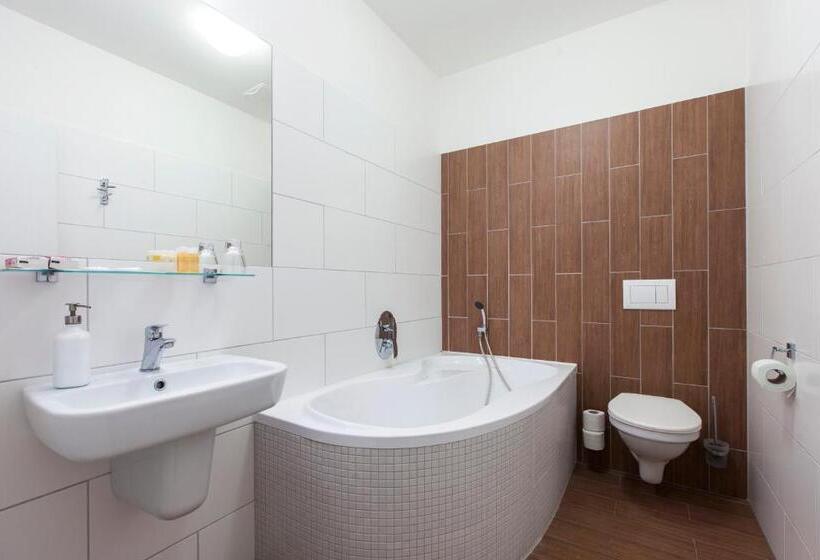 סוויטה, Salety