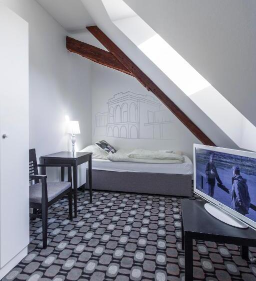 חדר סטנדרט יחיד, Salety