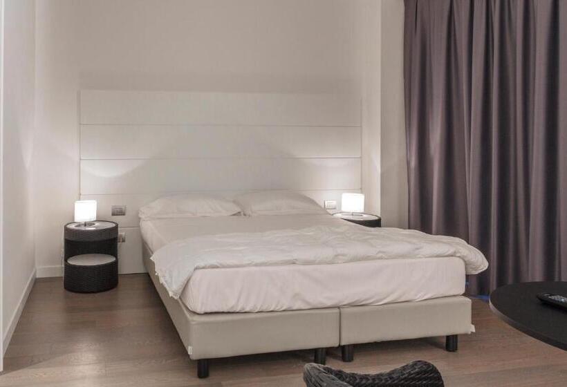 舒适型房间, Tag