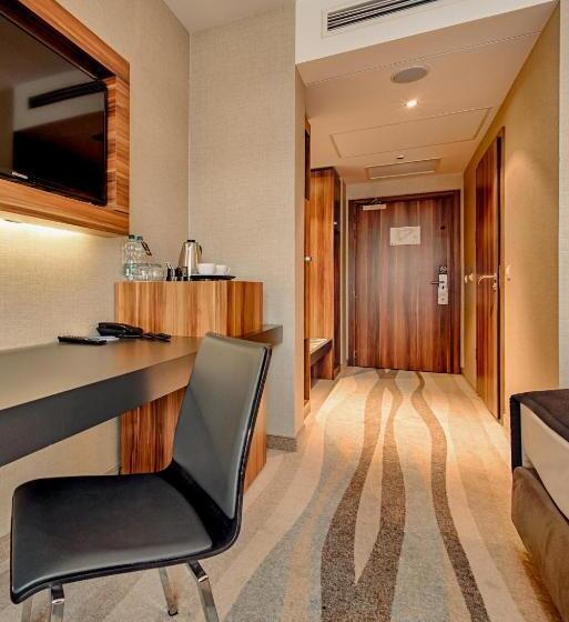 スタンダードルーム, Warsaw Plaza