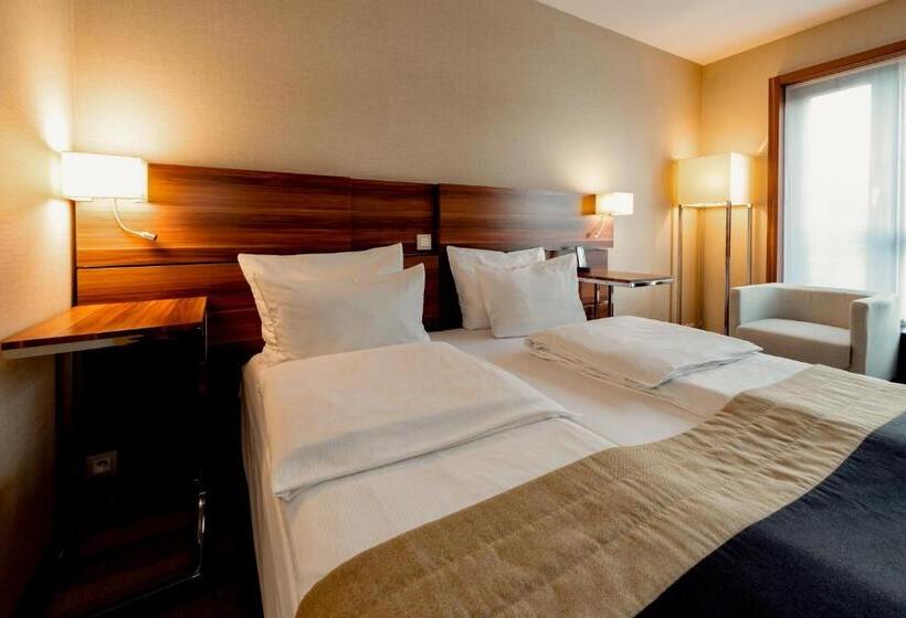 スタンダードルーム, Warsaw Plaza