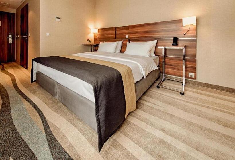 スーペリアールーム, Warsaw Plaza