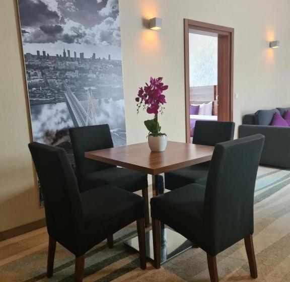 スイート, Warsaw Plaza