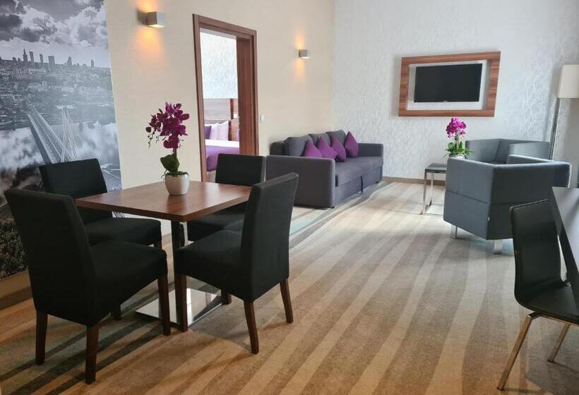 スイート, Warsaw Plaza