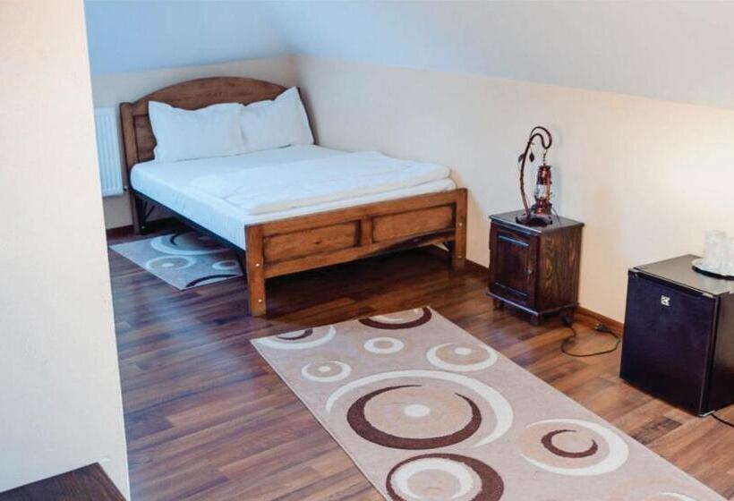 Quarto Estandar, Pensiunea La Cetate