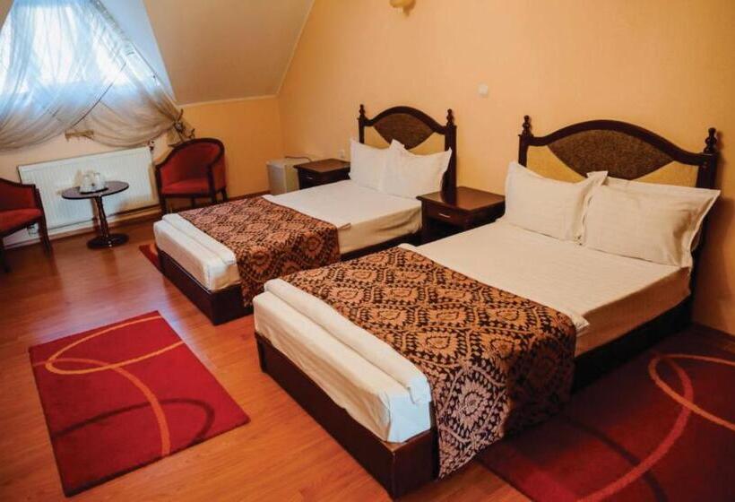 Quarto Estandar, Pensiunea La Cetate