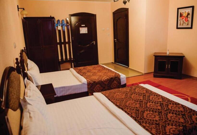 Quarto Estandar, Pensiunea La Cetate