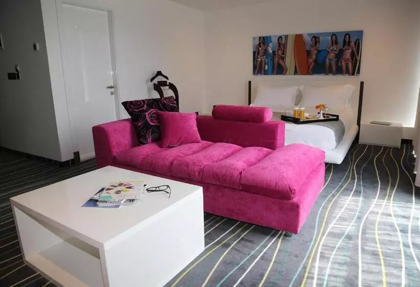 سوئیت جونیور با چشم‌انداز کوهستان, Veer Luxury Boutique Hotel & Beach Club