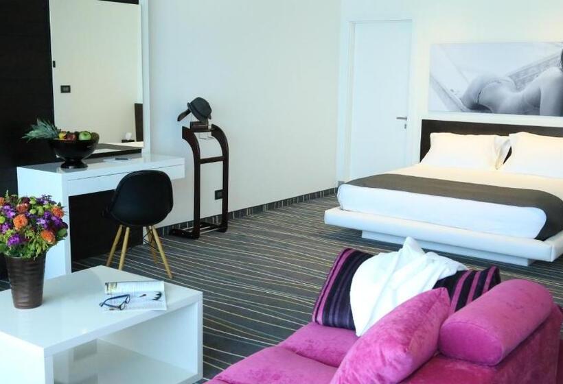 سوییت جونیور با چشمانداز دریا, Veer Luxury Boutique Hotel & Beach Club