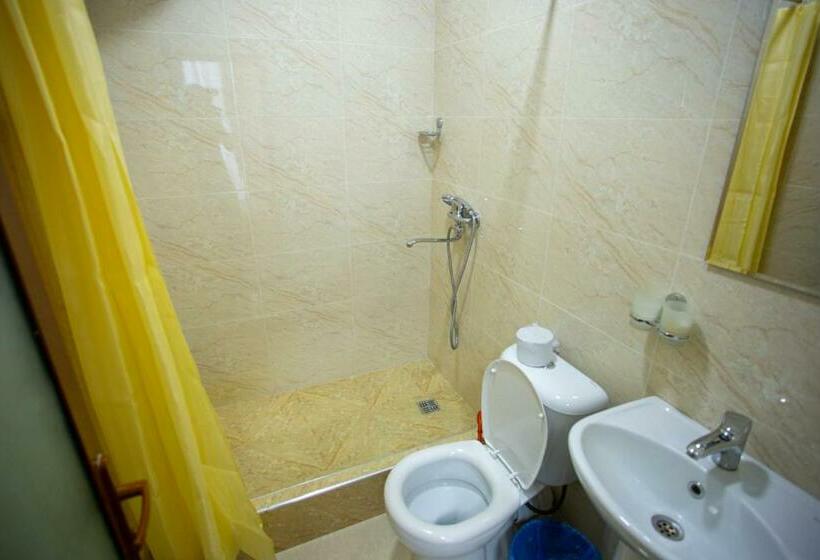 غرفة قياسية فردية, Tiny Art House Near Of Airaport