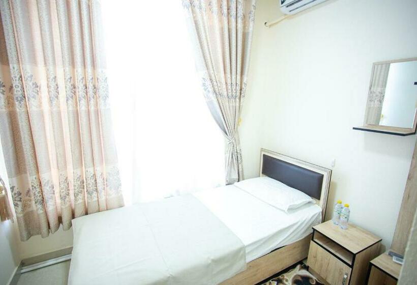 标准单人间, Tiny Art House Near Of Airaport